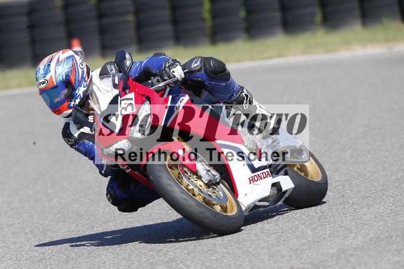 Archiv-2025/49 26.08.2025 Cornu Master School ADR/rot-rouge/37